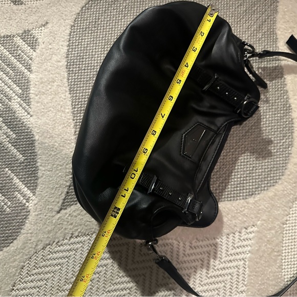 Simply Vera Black Handbag (missing double handles) - Picture 3 of 8